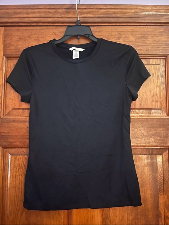 H&M Tops - (2) H&M Black & Tan Short Sleeve Crew Neck Tees